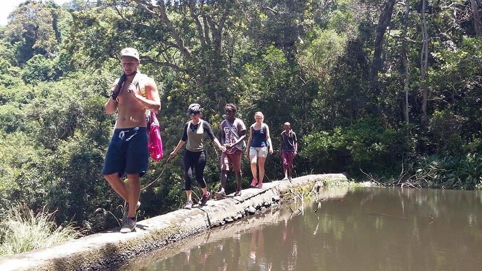 Port Saint Johnʼs Jungle Monkey Backpackers旅舍 外观 照片