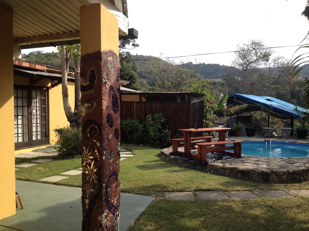 Port Saint Johnʼs Jungle Monkey Backpackers旅舍 客房 照片